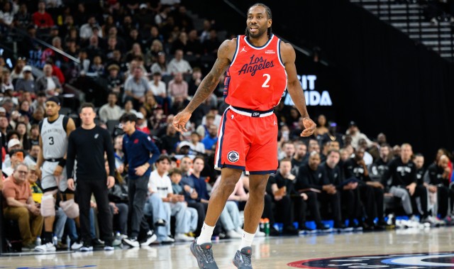 开云-小卡连续57场20+！追平鲍勃·麦卡杜保持的队史最长连续20+纪录