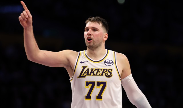 开云-东契奇：上半场打出高潮后我们仍团结一致 这展现了我们的特质