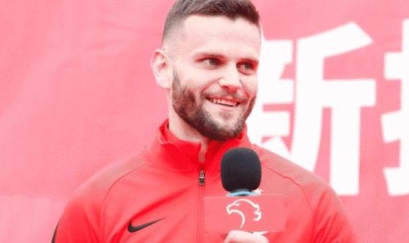 开云-海港新援后卫：中超有很多优秀前锋 但有信心防住