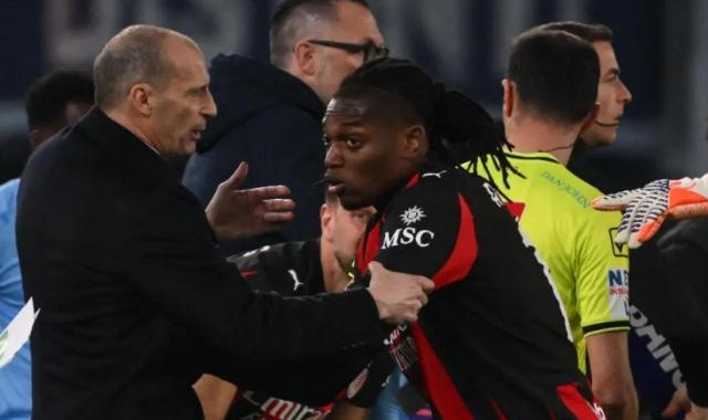 开云体育-莱昂不满被换下！离场时不断抱怨，还推开阿莱格里